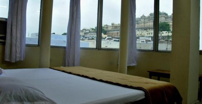 Hotel Kiran Palace